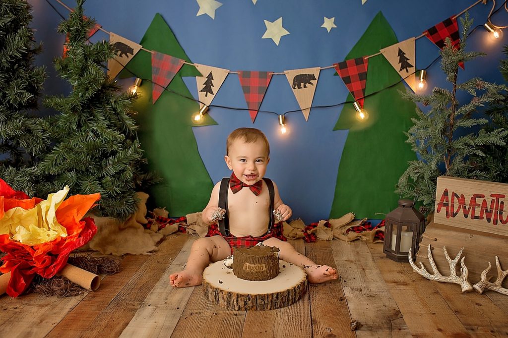 First Birthday Cake Smash Photography session by Michelle Sailer.