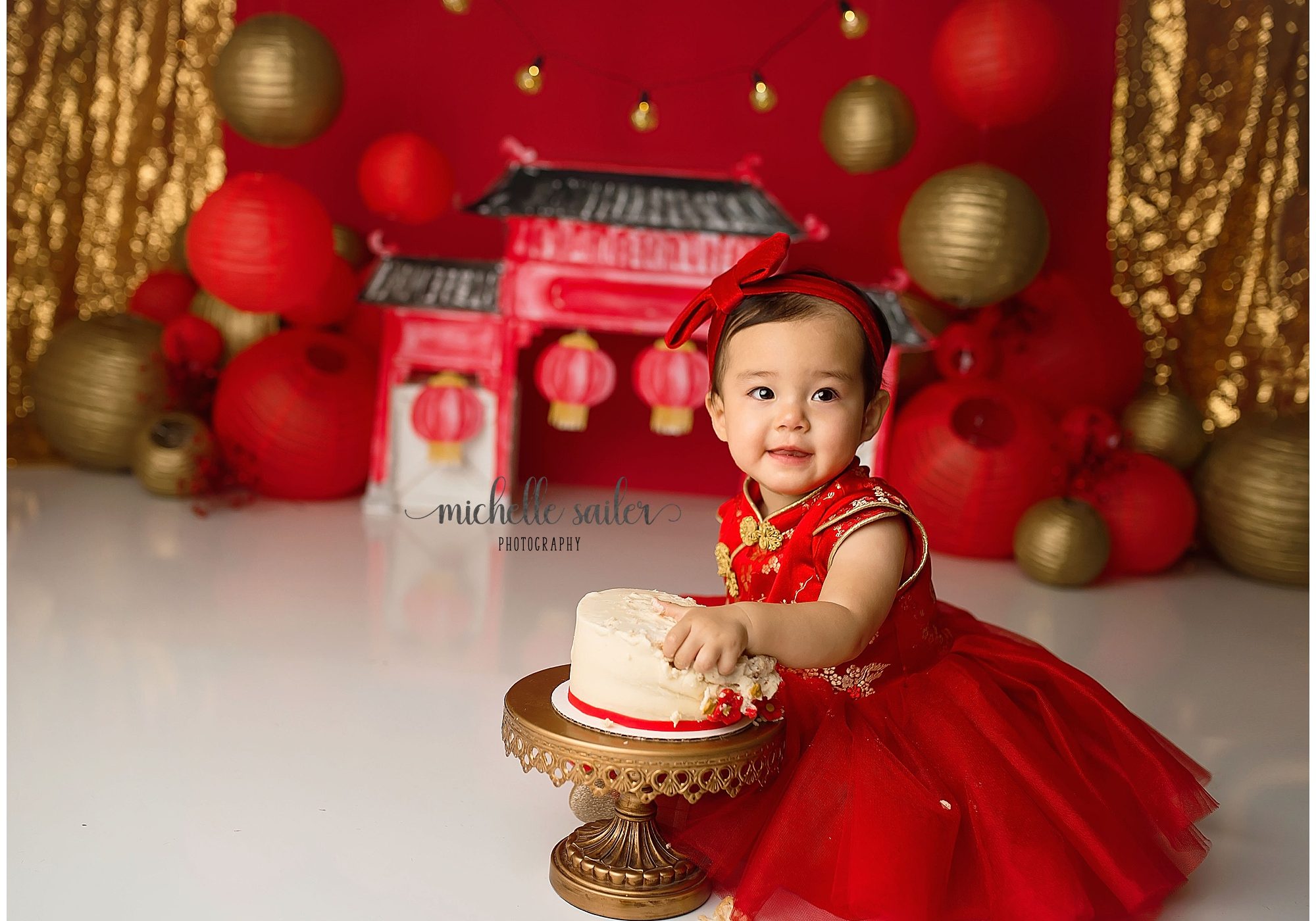 Houston Cake Smash Photography by Michelle Sailer Photography.